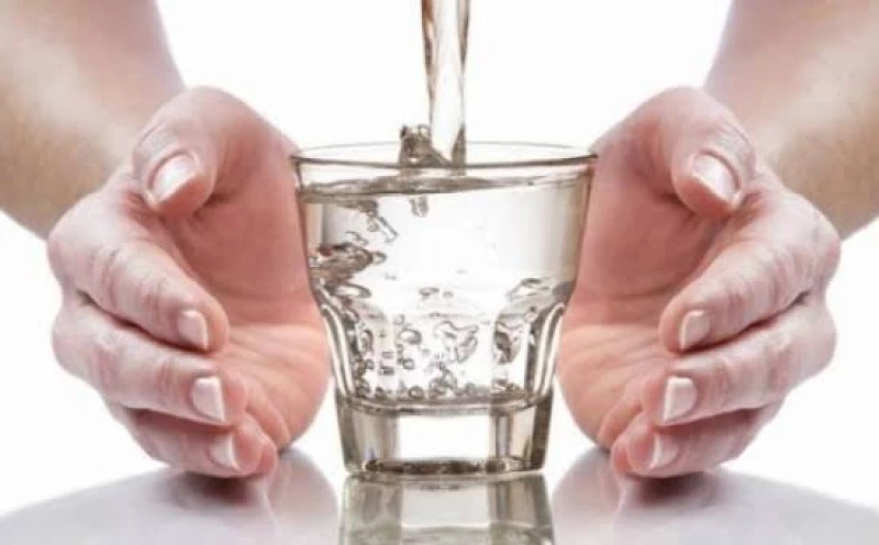 اكتشف الآن: فوائد مدهشة وعلاج مجاني غير معروف للكثيرين.. سر شرب الماء على معدة فارغة يحقق المعجزات في جسمك